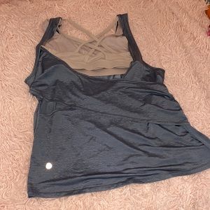 Lululemon sports tip with built in bra